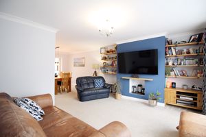 Lounge/Diner- click for photo gallery